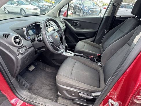 Used 2015 Chevrolet Trax LT w/ LPO, Protection Package FWD image 8