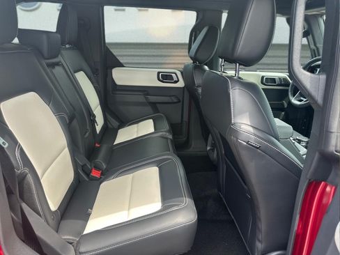 New 2026 Ford Bronco Outer Banks w/ Sasquatch Package AWD/4WD image 12