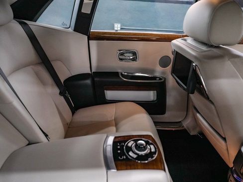Used 2011 Rolls-Royce Ghost RWD image 52
