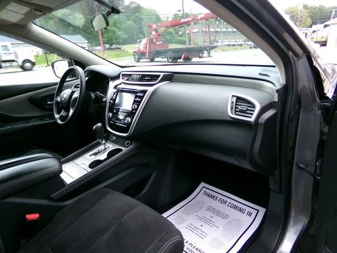 Used 2017 Nissan Murano S image 19