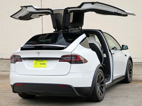 Used 2022 Tesla Model X AWD/4WD image 56