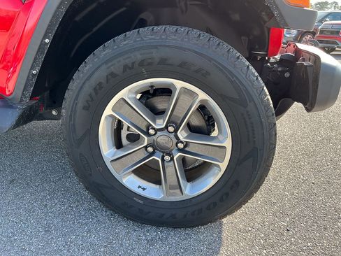 Used 2022 Jeep Wrangler Unlimited Sahara w/ LED Lighting Group image 12