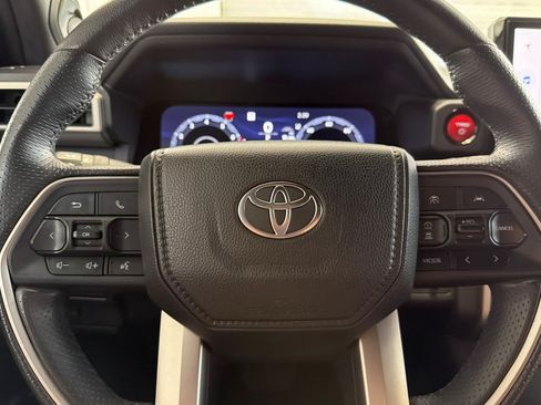 Used 2025 Toyota 4Runner TRD Off-Road Premium w/ Tow Technology Package AWD/4WD image 29