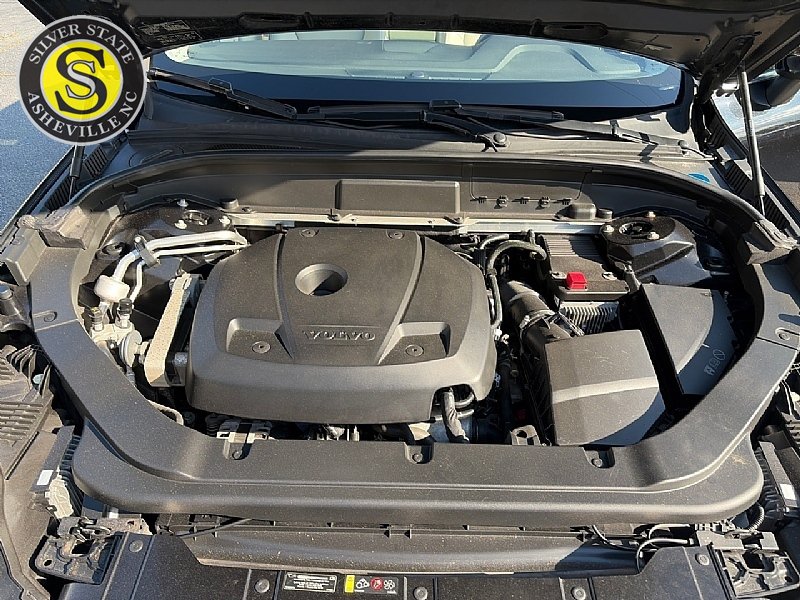 Used 2018 Volvo XC60 T5 Momentum w/ Vision Package AWD/4WD image 31