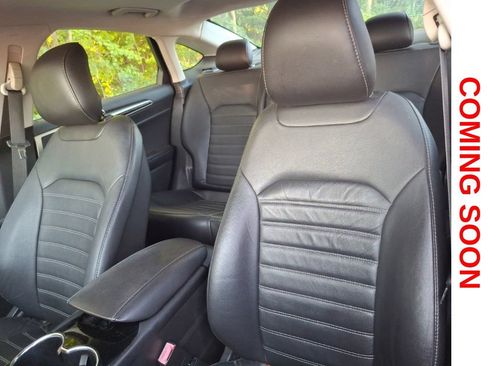 Used 2014 Ford Fusion SE w/ Equipment Group 202A FWD image 13