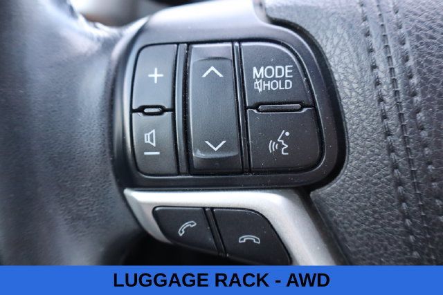 Used 2017 Toyota Highlander Limited AWD/4WD image 16