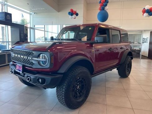 New 2026 Ford Bronco Badlands w/ Sasquatch Package AWD/4WD image 1