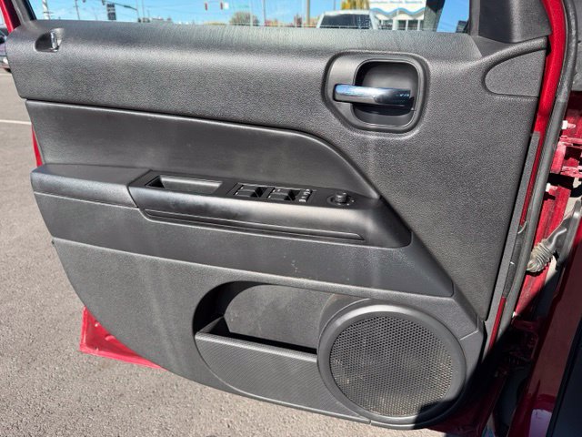 Used 2011 Jeep Patriot Latitude AWD/4WD image 17