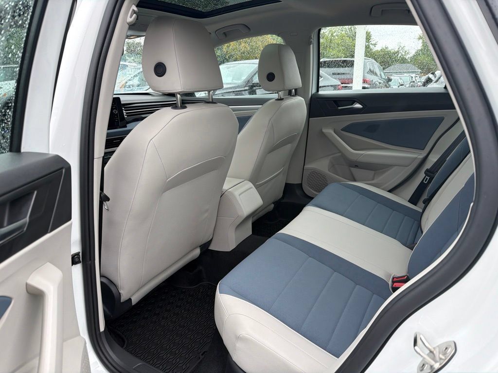 Certified 2026 Volkswagen Jetta SE FWD image 12