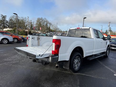 Used 2019 Ford F350 Lariat w/ Camper Package image 7