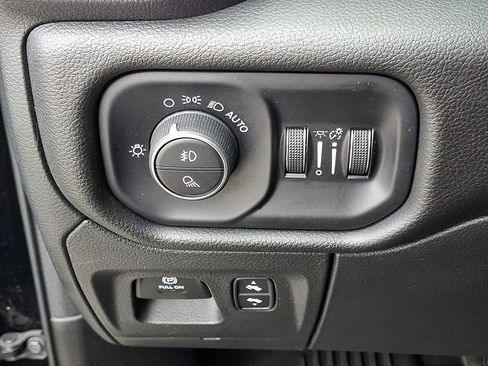 Used 2023 RAM 1500 Laramie AWD/4WD image 24