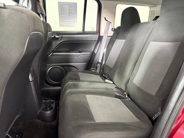 Used 2016 Jeep Patriot Sport w/ Power Value Group AWD/4WD image 28