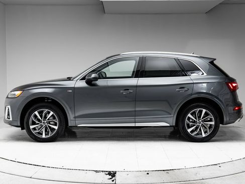 Used 2023 Audi Q5 2.0T Premium w/ Convenience Package AWD/4WD image 2