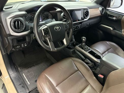Used 2017 Toyota Tacoma Limited w/ Tow Package AWD/4WD image 11