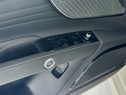 New 2025 Maserati Grecale GT image 17