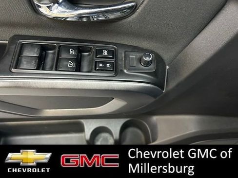 Used 2015 Nissan Titan SV w/ SV Value Truck Package image 17