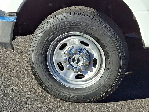 Used 2022 Ford F250 XL w/ Power Equipment Group image 8