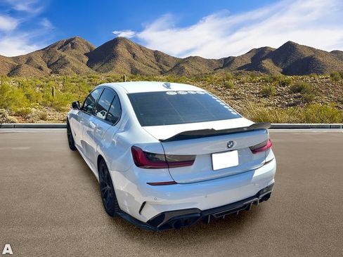 Used 2022 BMW 330i Sedan w/ M Sport Package RWD image 3