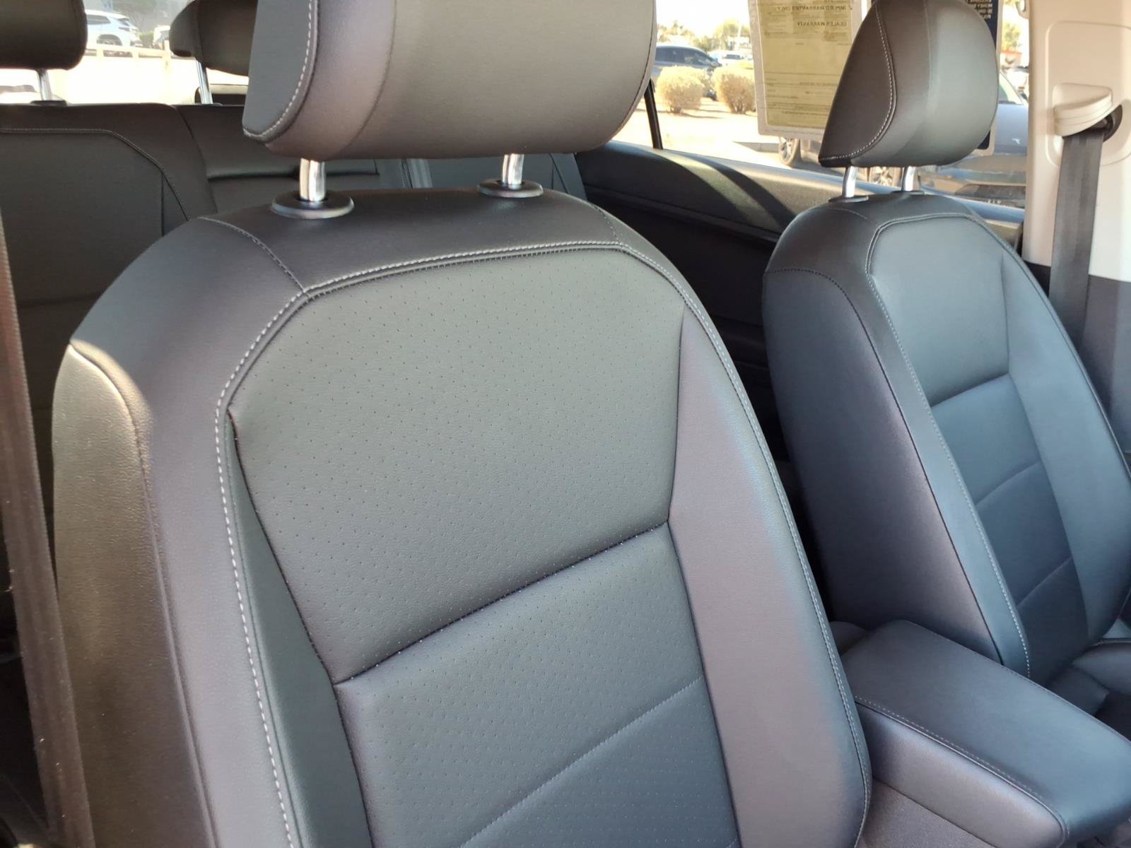 Used 2019 Volkswagen Tiguan SE FWD image 11