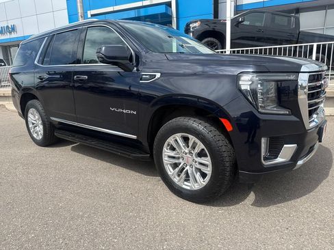Used 2023 GMC Yukon SLT w/ SLT Premium Package AWD/4WD image 7