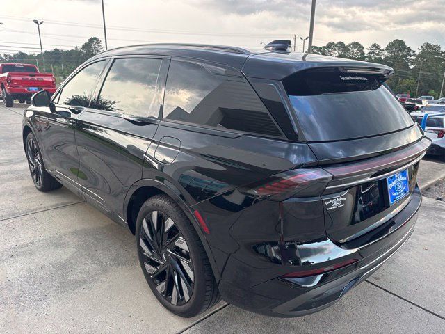 Used 2025 Lincoln Nautilus Reserve AWD/4WD image 5