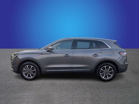 Used 2022 Lincoln Nautilus FWD w/ Premium Package image 2