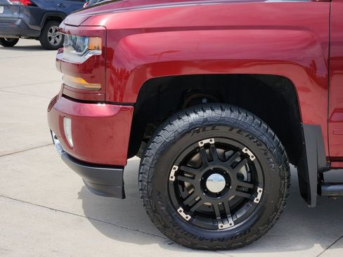 Used 2017 Chevrolet Silverado 1500 LT w/ All Star Edition AWD/4WD image 8