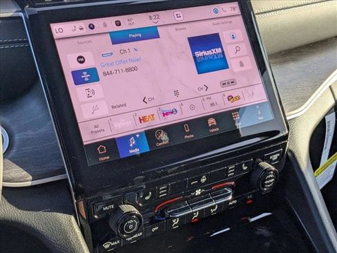 New 2025 Jeep Grand Cherokee Limited w/ Trailer Tow Package image 15