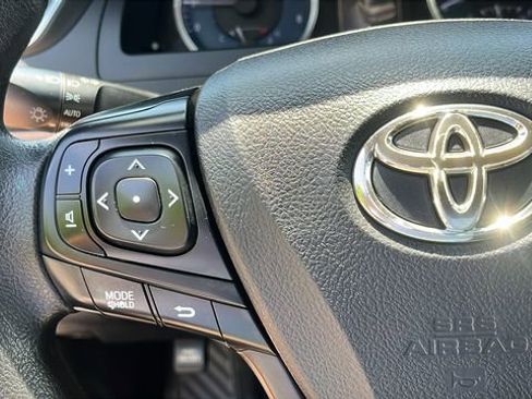 Used 2016 Toyota Camry LE FWD image 12