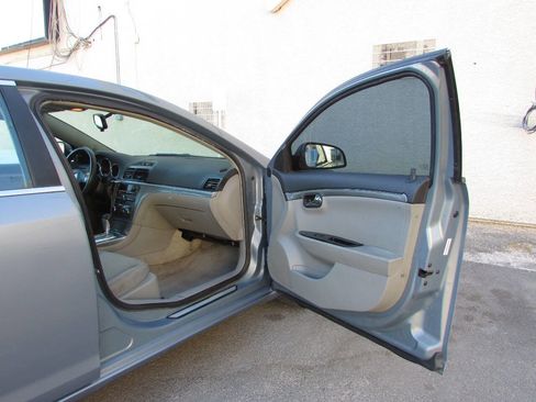 Used 2009 Saturn Aura XE image 9