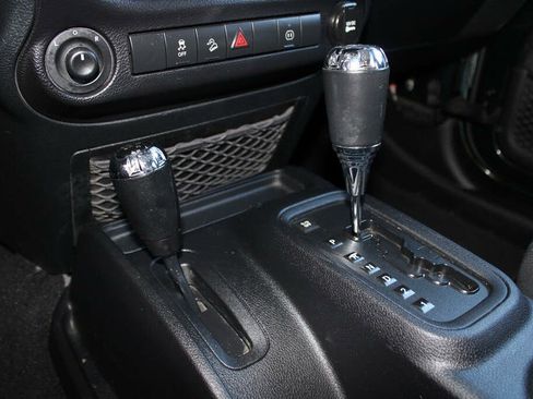 Used 2011 Jeep Wrangler Sahara w/ Connectivity Group AWD/4WD image 46