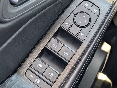 Used 2025 Nissan Rogue SV FWD image 21