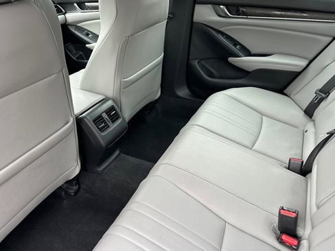 Used 2019 Honda Accord Touring image 13