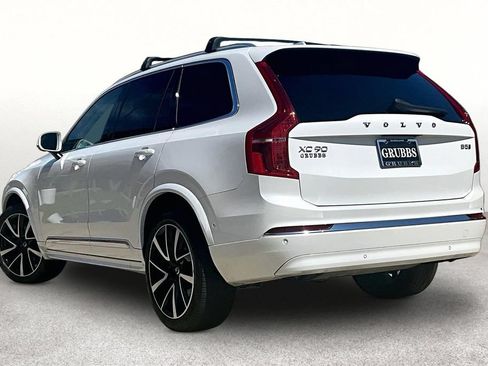 Used 2024 Volvo XC90 B5 Plus AWD/4WD image 17