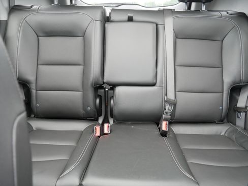 Used 2023 GMC Terrain SLT w/ Infotainment Package II AWD/4WD image 13