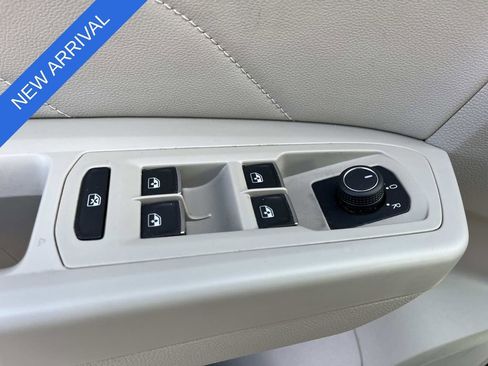 Used 2023 Volkswagen Atlas SE image 26