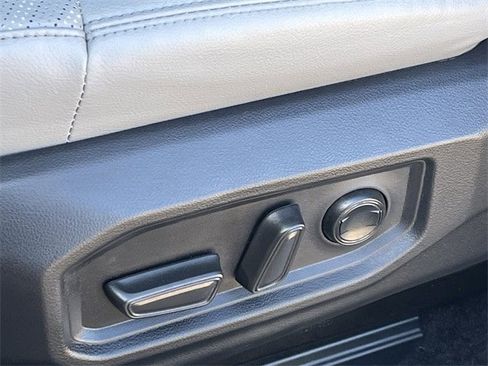 Used 2024 Toyota Tundra Limited image 28