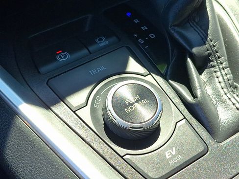 Used 2023 Toyota RAV4 SE w/ SE Grade Weather Package AWD/4WD image 23