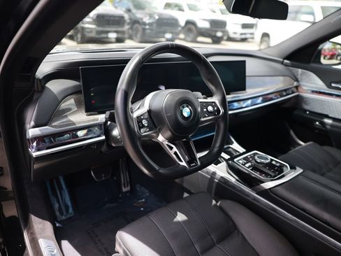 Used 2023 BMW 760i xDrive AWD/4WD image 15