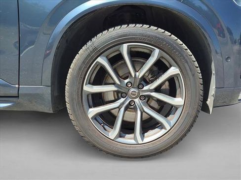 Used 2018 Volvo XC90 T6 Momentum w/ Convenience Package AWD/4WD image 15