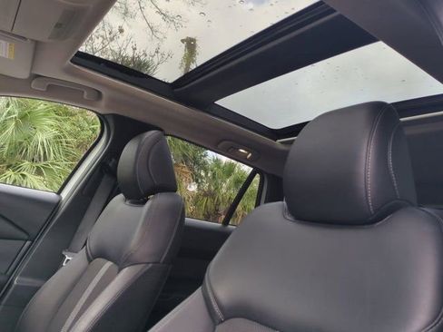 Used 2024 MAZDA CX-50 AWD 2.5 S w/ Premium Package image 19