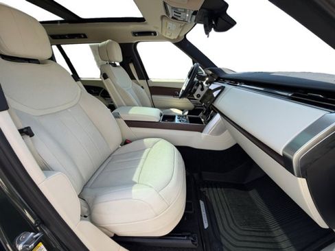 Used 2023 Land Rover Range Rover Long Wheelbase SE image 21