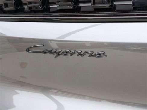 Certified 2025 Porsche Cayenne image 32