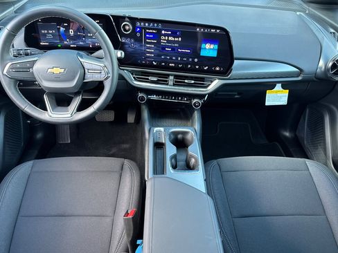 Used 2026 Chevrolet Equinox EV LT image 16