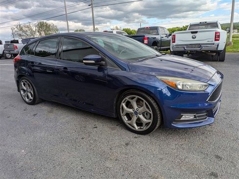 Used 2016 Ford Focus ST FWD image 6