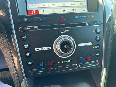 Used 2018 Ford Explorer Limited w/ Ford Safe & Smart Package AWD/4WD image 23