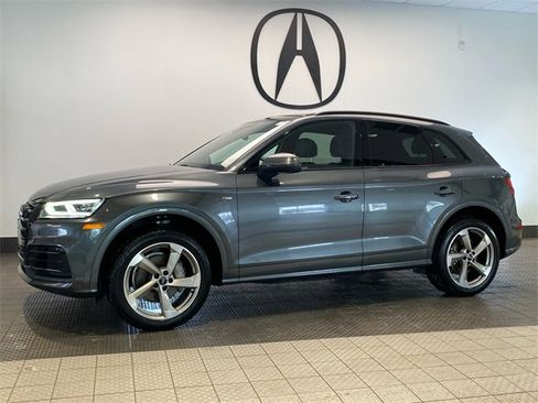 Used 2020 Audi Q5 2.0T Titanium Premium Plus image 3