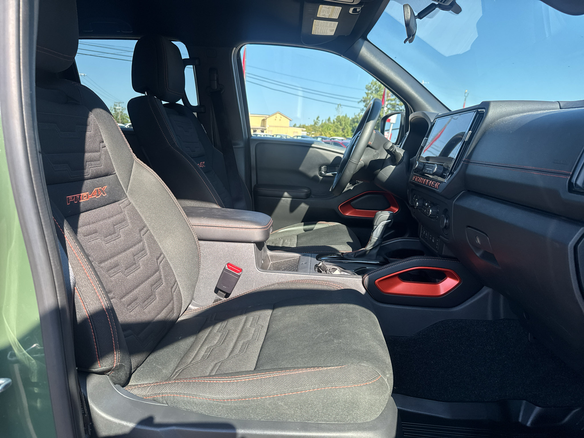 Used 2025 Nissan Frontier PRO-4X w/ Pro Convenience Package AWD/4WD image 15