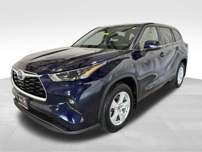 Used 2023 Toyota Highlander LE