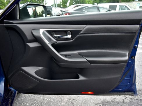 Used 2016 Nissan Altima 3.5 SR image 32